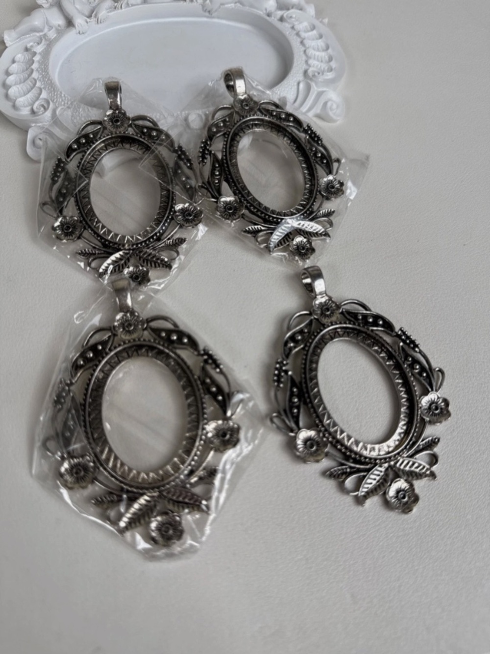 4 Pcs Silver Floral Vintage Pendant Blank For 30x40mm Cabochon Jewelry Making